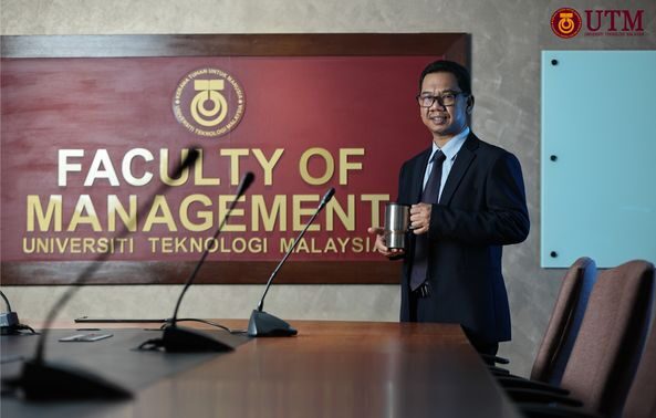 Leadership Transition at UTM’s Faculty of Management : Asst. Prof. Dr. Ahmad bin Jusoh Takes the Helm as Dean