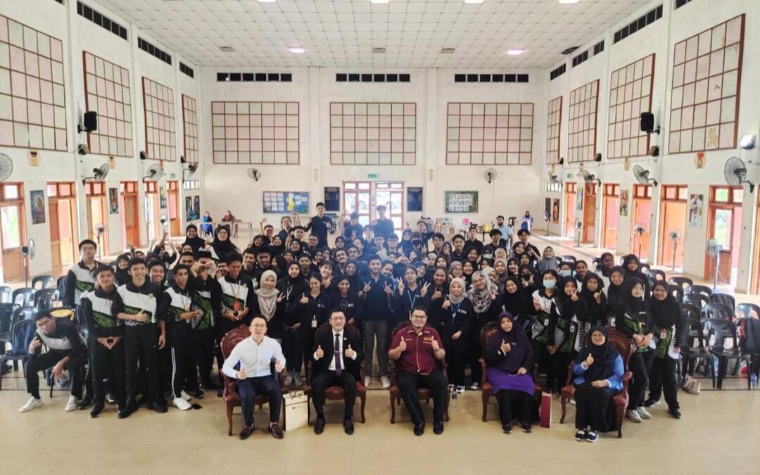 Enhances Financial Literacy for Form 6 Students in SMK Pasir Gudang 2