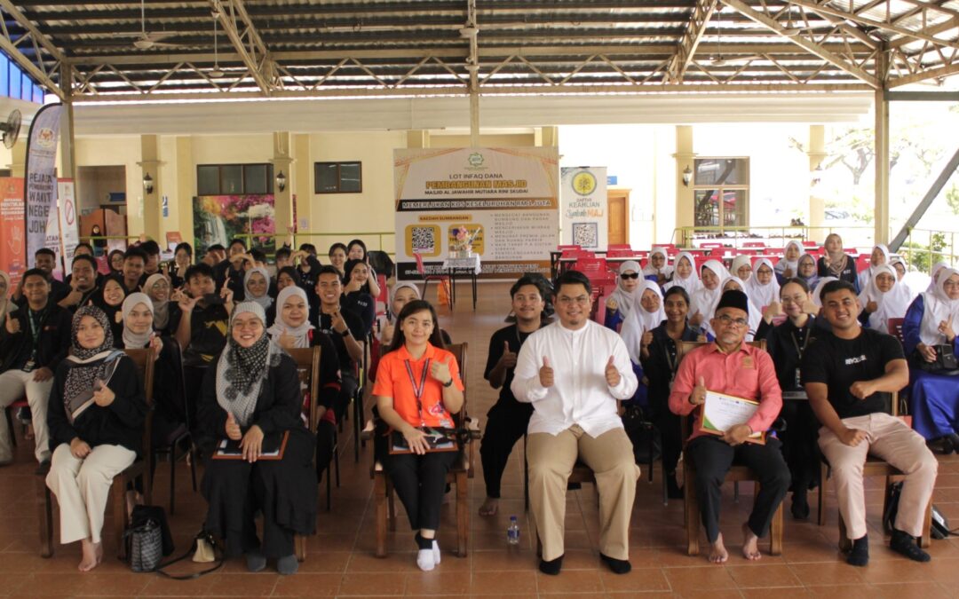 𝑹𝒆𝑲𝑹𝑨𝑭 𝑳𝒆𝒔𝒕𝒂𝒓𝒊: 𝑬𝒎𝒑𝒐𝒘𝒆𝒓𝒊𝒏𝒈 𝑪𝒐𝒎𝒎𝒖𝒏𝒊𝒕𝒊𝒆𝒔, 𝑺𝒖𝒔𝒕𝒂𝒊𝒏𝒊𝒏𝒈 𝒕𝒉𝒆 𝑬𝒏𝒗𝒊𝒓𝒐𝒏𝒎𝒆𝒏𝒕