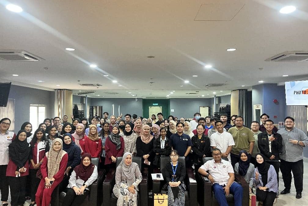 𝐒𝐭𝐫𝐚𝐭𝐞𝐠𝐢𝐜 𝐖𝐨𝐫𝐤𝐟𝐨𝐫𝐜𝐞 𝐃𝐞𝐯𝐞𝐥𝐨𝐩𝐦𝐞𝐧𝐭 𝐄𝐪𝐮𝐢𝐩𝐩𝐢𝐧𝐠 𝐒𝐭𝐮𝐝𝐞𝐧𝐭𝐬 𝐟𝐨𝐫 𝐅𝐮𝐭𝐮𝐫𝐞 𝐉𝐨𝐛 𝐌𝐚𝐫𝐤𝐞𝐭 𝐂𝐡𝐚𝐥𝐥𝐞𝐧𝐠𝐞𝐬 𝐢𝐧 𝐉𝐨𝐡𝐨𝐫