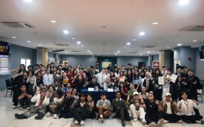 𝗨𝗧𝗠 𝗖𝗔𝗠𝗣𝗨𝗦 𝗛𝗬𝗣𝗘 – 𝗙𝗿𝗼𝗺 𝗖𝗹𝗮𝘀𝘀𝗿𝗼𝗼𝗺 𝘁𝗼 𝗖𝗮𝘁𝘄𝗮𝗹𝗸: 𝗠𝗮𝗿𝗸𝗲𝘁𝗶𝗻𝗴 𝗦𝘁𝘂𝗱𝗲𝗻𝘁𝘀 𝗧𝗮𝗸𝗲 𝘁𝗵𝗲 𝗦𝘁𝗮𝗴𝗲